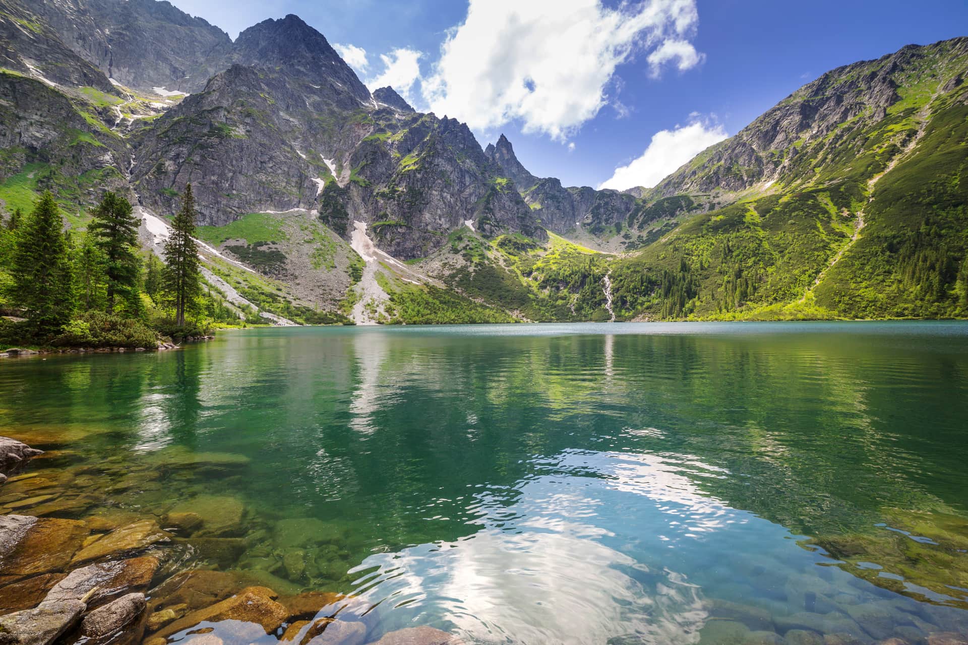 Fototapeta Morskie Oko W Górskiej Ciszy