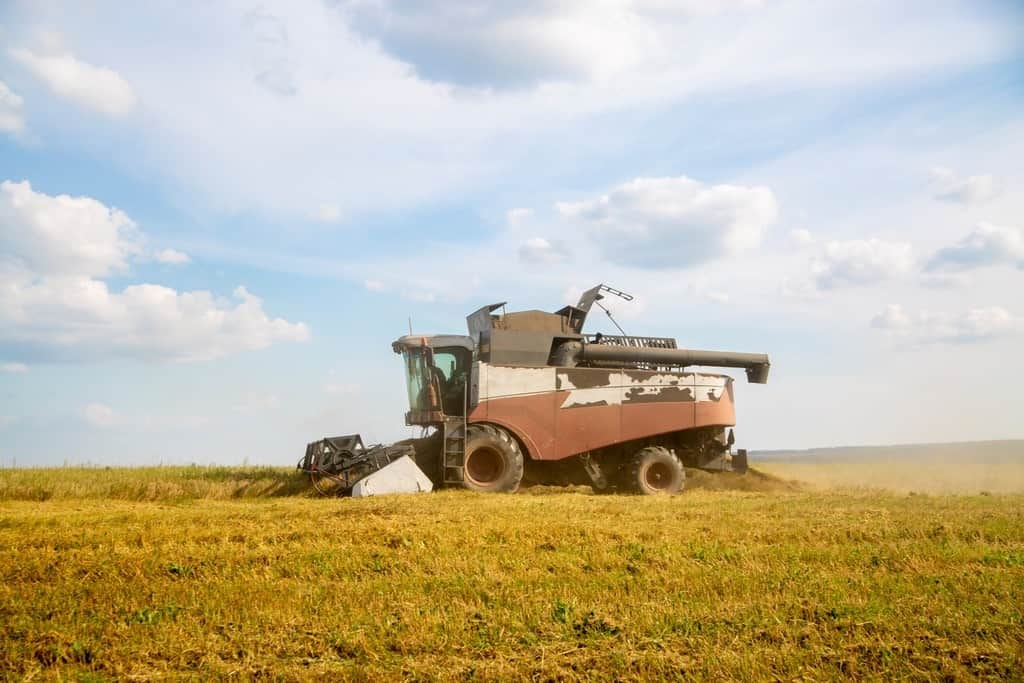 Fototapeta Traktor w Polu